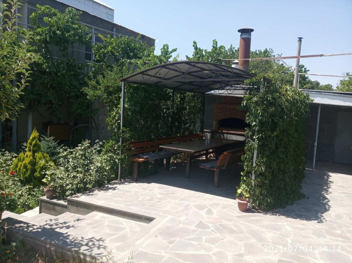 Guest House Hasmik Yeghegnadzor Bagian luar foto