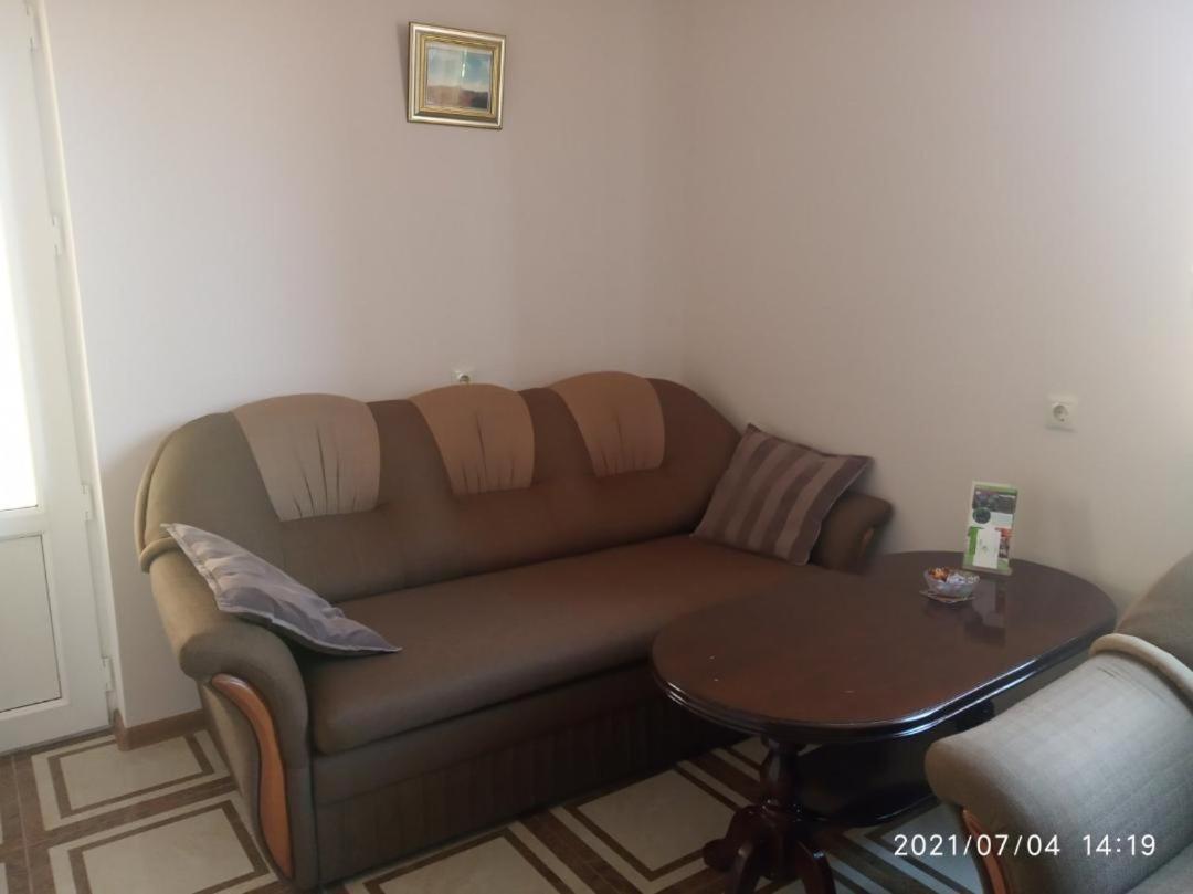 Guest House Hasmik Yeghegnadzor Bagian luar foto