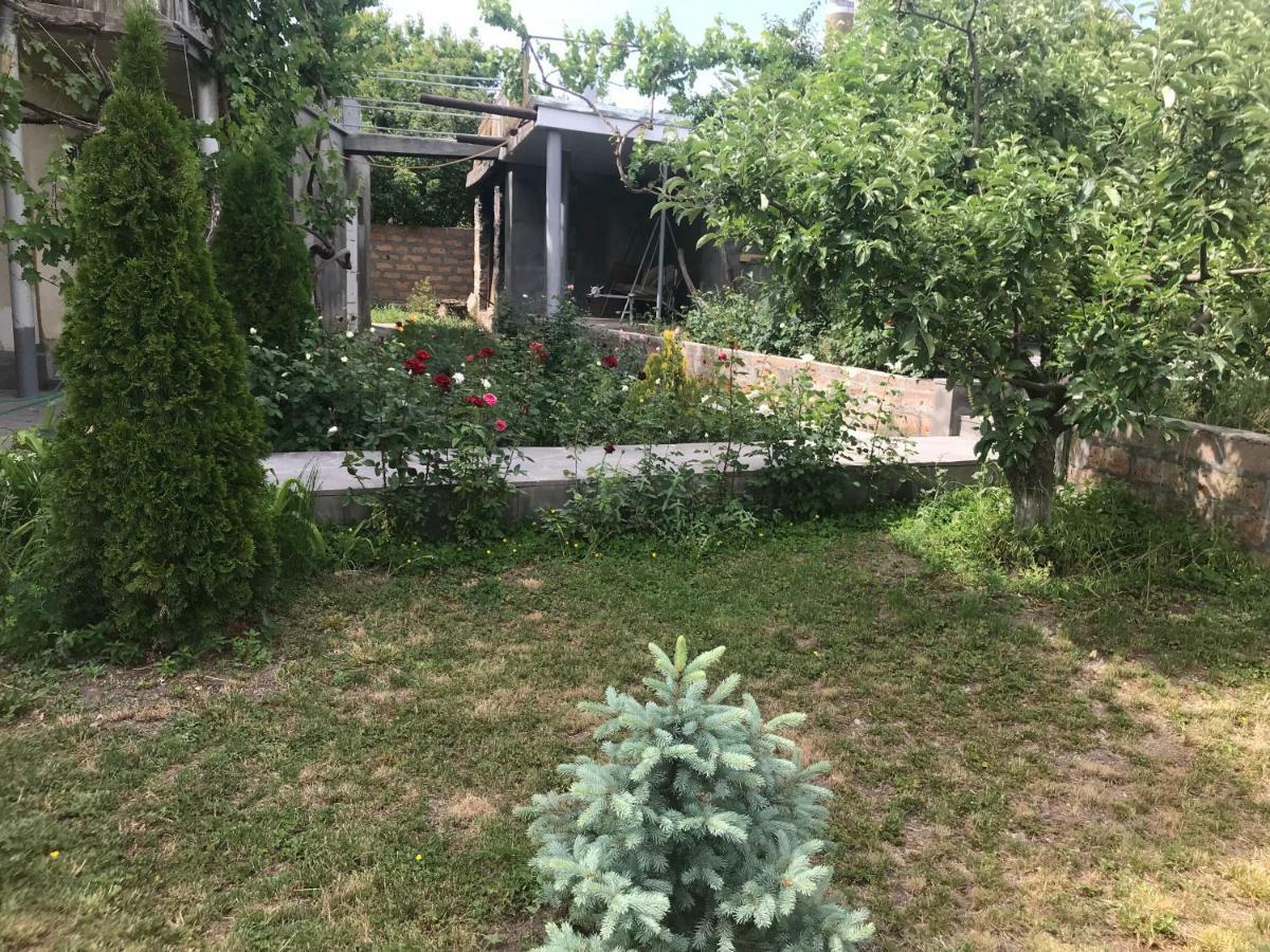 Guest House Hasmik Yeghegnadzor Bagian luar foto